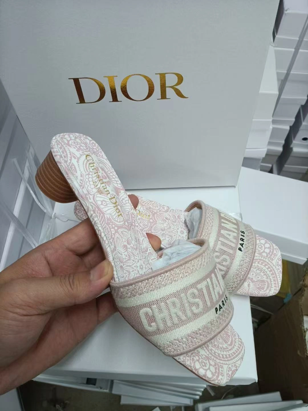 4ior KCQ902ECB_S35P embroidery cowhide Heel height：3.5CM item:ET-X234G1109